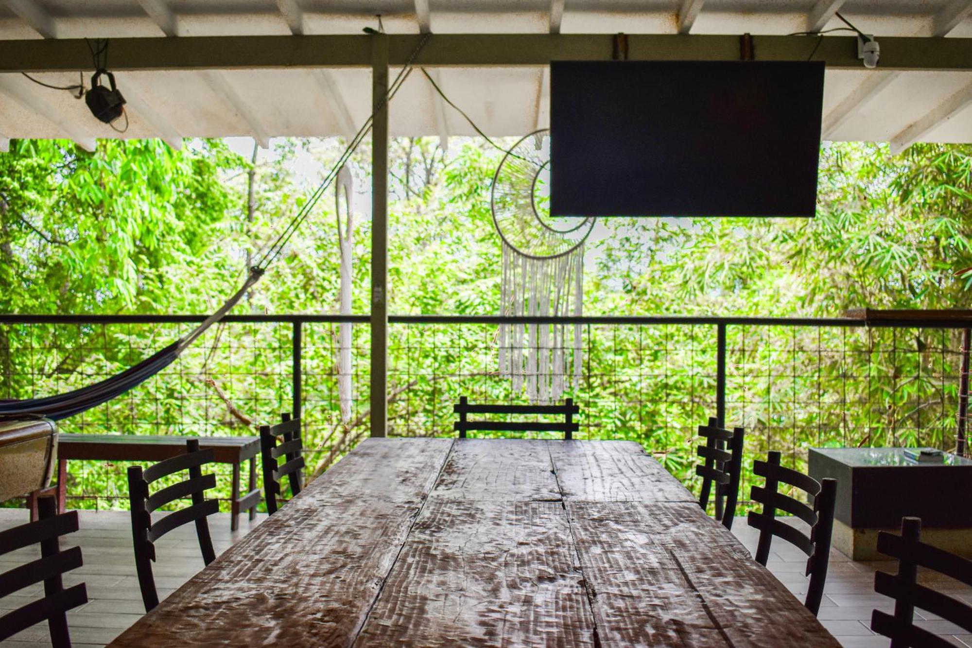 Manuel Antonio Hostel Exterior photo