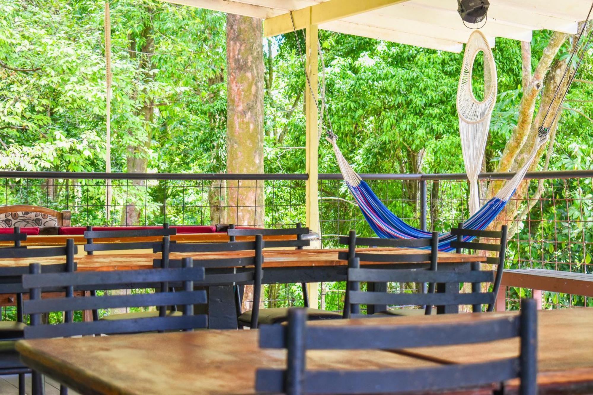 Manuel Antonio Hostel Exterior photo