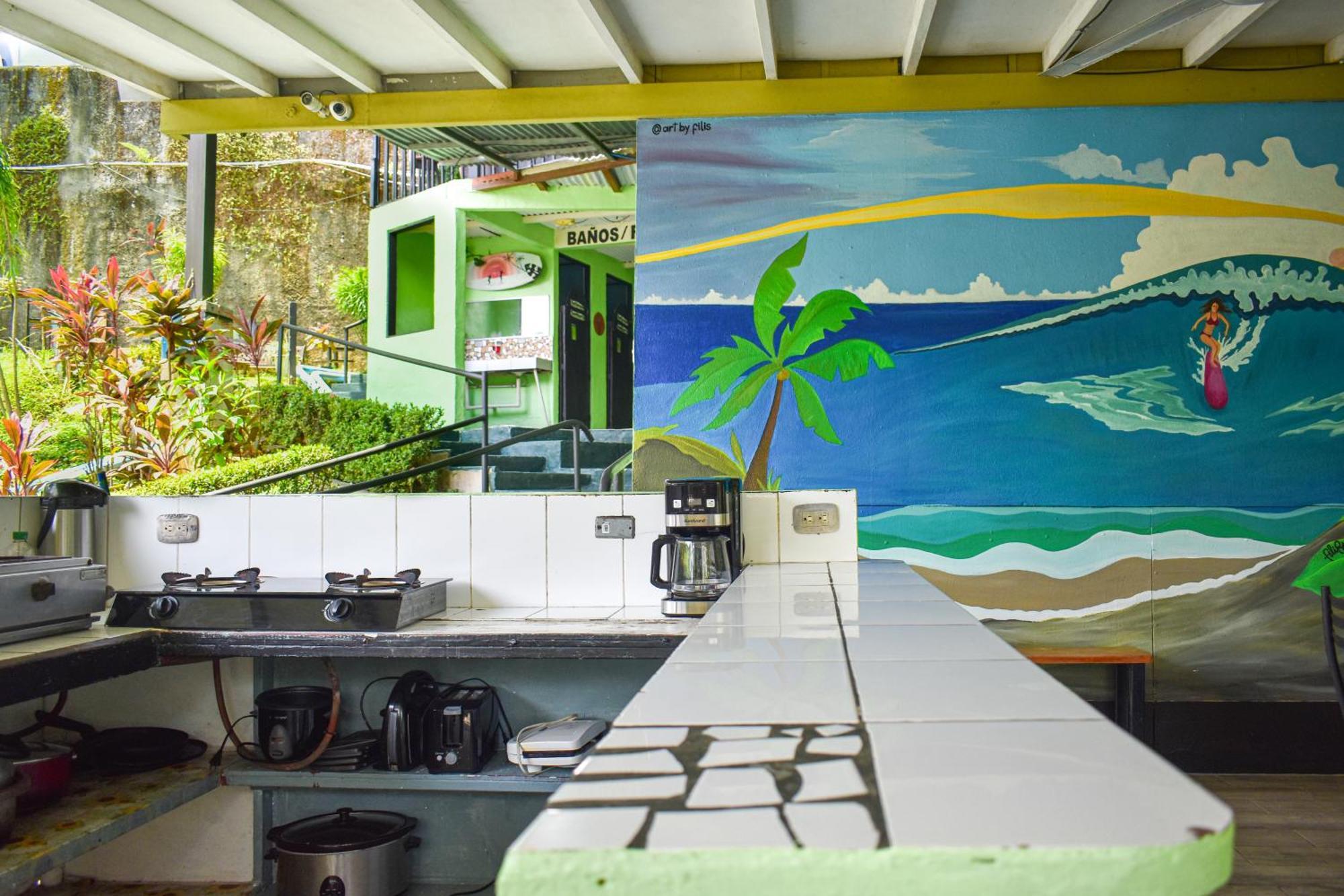 Manuel Antonio Hostel Exterior photo