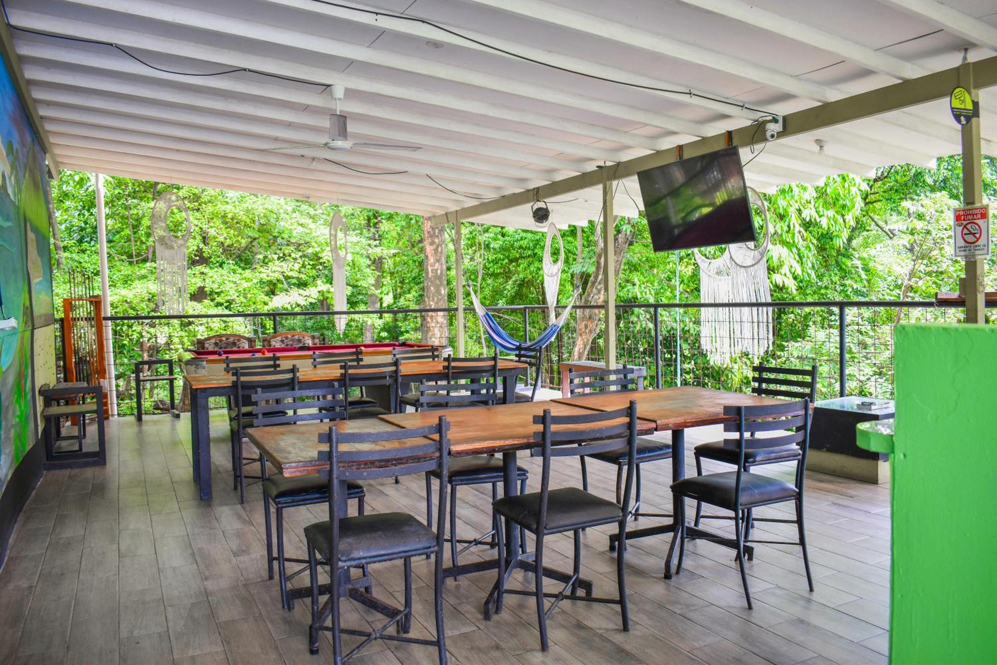 Manuel Antonio Hostel Exterior photo